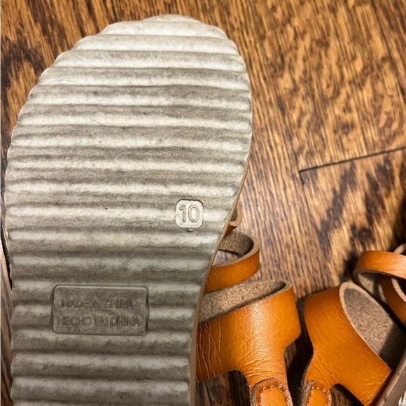 Size 10 old navy sandals - Picture 3 of 6